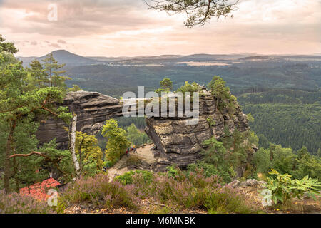 Nationalpark Böhmische Schweiz - das Prebischtor ist der grösste natürliche Brücke aus Stein auf unserem Kontinent und Naturdenkmal in unserem Land Stockfoto