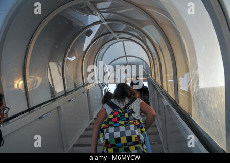 Fluggäste der Lufthansa Airbus A321 Flugzeug auf dem Ben-Gurion International Airport, Israel Stockfoto