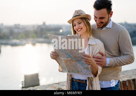 Touristische Paar erkunden Stadt Stockfoto