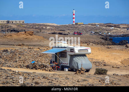 Camper, Wohnmobile am Strand in Abades, Teneriffa, Kanarische Inseln, Spanien Stockfoto