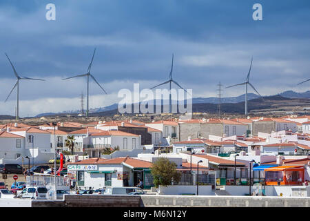 Wind Farm gegen den Himmel, Abades, Teneriffa, Kanarische Inseln, Spanien Stockfoto