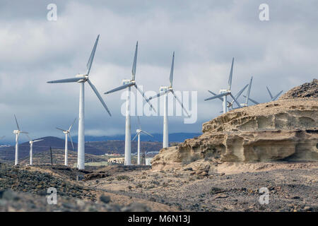 Wind Farm gegen den Himmel, Abades, Teneriffa, Kanarische Inseln, Spanien Stockfoto