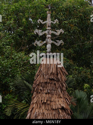 Langhaus Bidayuh Dach Dekoration, Sarawak Cultural Village, Kuching, Borneo, Malaysia Stockfoto