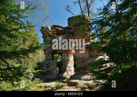 Lutzelhouse (nord-östlichen Frankreich), Bruche Tal, die "Porte de Pierre' Felsformation in der Donon Massiv Stockfoto