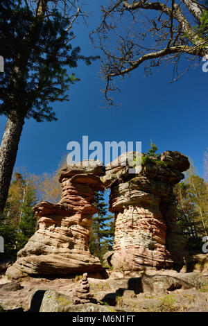 Lutzelhouse (nord-östlichen Frankreich), Bruche Tal, die "Porte de Pierre' Felsformation in der Donon Massiv Stockfoto