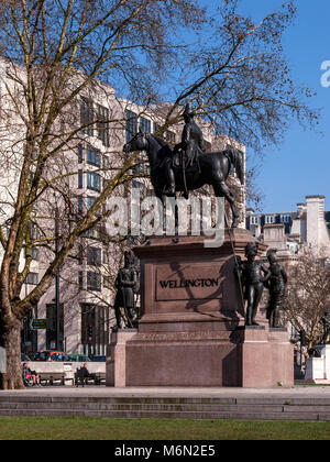 Reiterstatue des 1. Herzog von Wellington mit seinem Pferd Kopenhagen, Hyde Park Corner, London Stockfoto