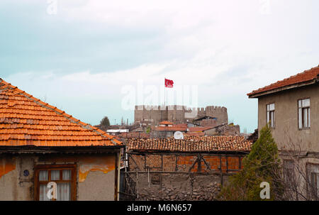 Die Burg von Ankara und alte Häuser um es Stockfoto