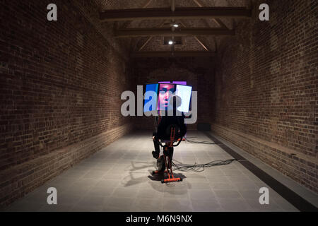 London, Großbritannien. 5. März, 2018. Amerikanische Videokünstlerin Sondra Perry's erste Einzelausstellung, Taifun, in der Serpentine Sackler Gallery in London. Credit: Roger Garfield/Alamy leben Nachrichten Stockfoto