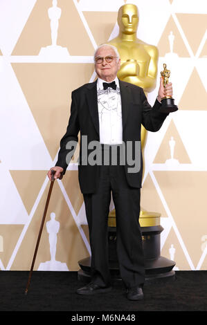 James Ivory, Award für das "Beste Drehbuch" angepasst, stellt in der Presse Zimmer auf der 90. jährlichen Academy Awards in Hollywood & Highland Center am 4. März in Hollywood, Kalifornien 2018. Stockfoto