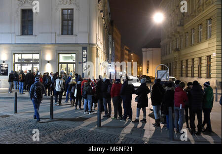 Brünn, Tschechien. 05 Mär, 2018. Rallye aus Protest gegen die Wahl von Kommunistischen MP Zdenek Ondracek als Leiter der Kommission für die Überwachung der allgemeinen Kontrolle der Sicherheit Corps (GIBS) in Brünn, Tschechien, 5. März 2018. Credit: Vaclav Salek/CTK Photo/Alamy leben Nachrichten Stockfoto