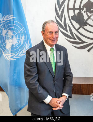 New York, USA, 5. Mär 2018. Der ehemalige Bürgermeister von New York Michael Bloomberg wurde als UN-Sonderbeauftragter für Klimaschutz durch den Generalsekretär der Vereinten Nationen, Antonio Guterres auf das UN-Hauptquartier in New York. Foto von Enrique Ufer/Alamy leben Nachrichten Stockfoto