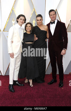 Timothee Chalamet, Nicole Flender, Elizabeth Kammern und Armee Hammer die Teilnahme an der 90. jährlichen Academy Awards in Hollywood & Highland Center am 4. März in Hollywood, Kalifornien 2018. | Verwendung weltweit Stockfoto