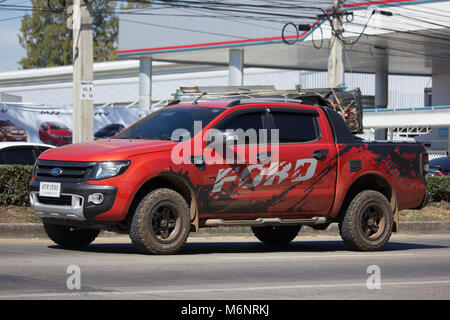 CHIANG MAI, THAILAND - 25. JANUAR 2018: Private Pickup Auto, Ford Ranger. Auf der straße Nr. 1001, 8 km von Chiang Mai City. Stockfoto