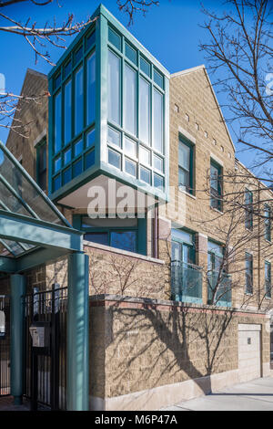 Post-modernistische Apartmentanlage in der Altstadt Nachbarschaft Stockfoto