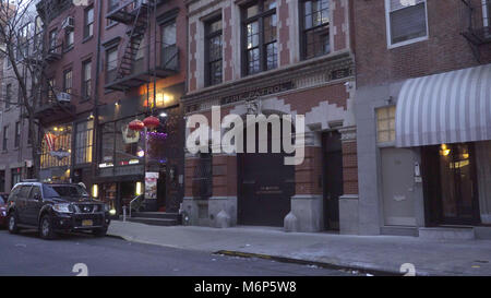 New York City - Dezember 2016: Außen zur Gründung Foto eines FDNY Feuerwehr Haus in Lower Manhattan. Feuerrondendienstes engine company Leiter 2. Stockfoto