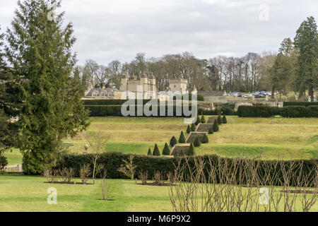 Blick über Easton ummauerten Gärten im Winter; in der Nähe von Grantham, Lincolnshire, Großbritannien Stockfoto