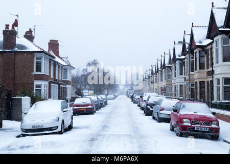 Cardiff Grangetown abgedeckt im Schnee Stockfoto