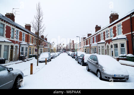 Cardiff Grangetown abgedeckt im Schnee Stockfoto