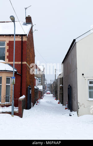 Cardiff Grangetown abgedeckt im Schnee Stockfoto