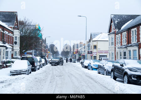 Cardiff Grangetown abgedeckt im Schnee Stockfoto