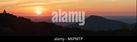 Sonnenaufgang von alten Rag übersehen. Panorama Stockfoto