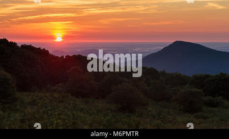 Sonnenaufgang von alten Rag übersehen. Stockfoto