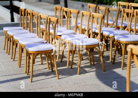Klappbare Gartenmöbel für Hochzeit Stockfoto