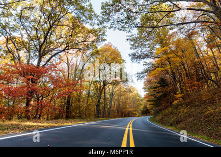 2016 Herbst Farbe Woche von 1017-1021. Skyline Drive in der Nähe von Pass Berg übersehen. Stockfoto