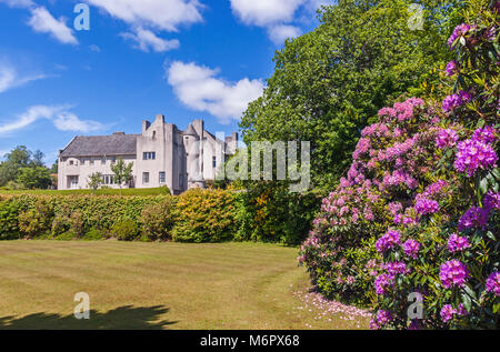 Das Hill House in oberen Colquhoun St Helensburgh, Schottland Großbritannien entworfen vom berühmten schottischen Architekten Charles Rennie Mackintosh mit formalen Gärten Stockfoto