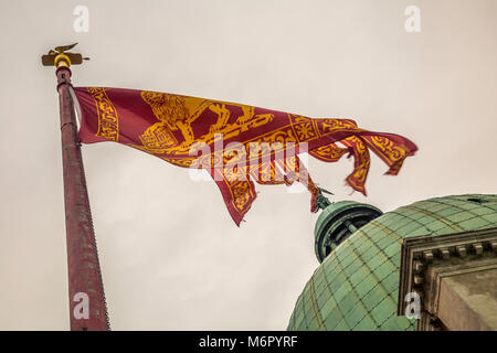 Flagge auf Tempel in Venedig, Italien Stockfoto