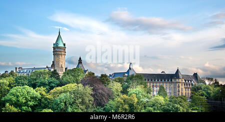 Panoramablick auf die State Savings Bank, Luxemburg Stockfoto