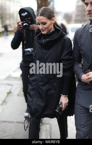 Paris, Frankreich. 04 Mär, 2018. Olivia Palermo an der Valentino Show Paris Fashion Week - März 4, 2018 - die Credit: Runway Manhattan/Michael Ip*** Für die redaktionelle Nutzung nur*** | Verwendung weltweit/dpa/Alamy leben Nachrichten Stockfoto