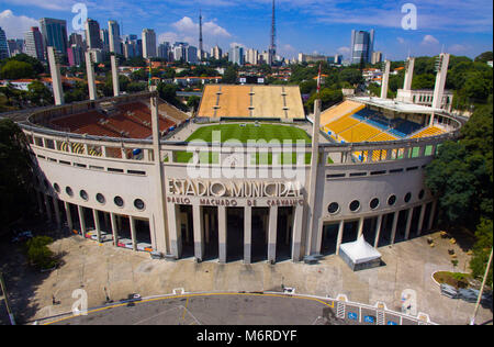 März 6, 2018 - São Paulo, Brasilien - Luftbild der Pacaembu-stadion, westlich von SÃ £ o Paulo, am Dienstag, 06. Nach einem Stromausfall im Estádio do Pacaembu, der Letzte in der Klassiker zwischen Santos und Korinther am Sonntag, in der Städtischen Sport und Freizeit Abteilung, Direktor des Stadions entschieden, José Eduardo Gomes, und wird auch kostenlos Eletropaulo für die Installation von neuen elektrischen Schaltungen in das städtische Stadion. (Bild: © Dario Oliveira über ZUMA Draht) Stockfoto