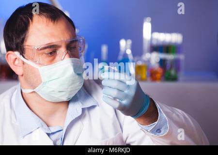 Wissenschaftler denken Stockfoto