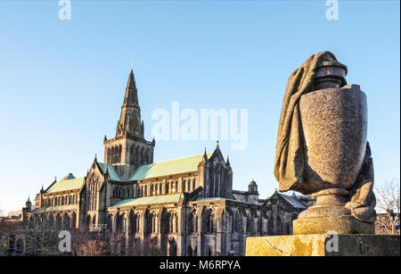 Blick von der Glasgow Necropolis Friedhof mit Blick auf die Kathedrale von Glasgow. Stockfoto