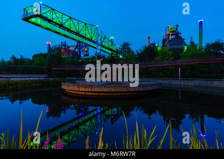 Landschaftspark Duisburg Nord alte Kran genannt grünen Krokodil Stockfoto