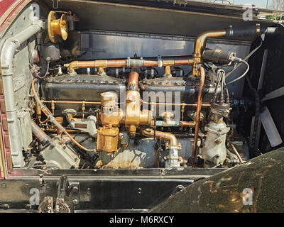 Motorraum oder Motor Bucht von einem antiken 1924 Rolls Royce Silver Ghost zeigt die sechs Zylinder Motor der klassischen Vintage British motorcar. Stockfoto