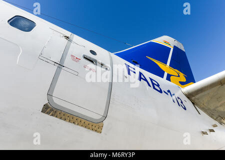 Notausgang der Boeing 737-200/737-2 Q 3 Mit Anmeldung FAB-113 von 737-2 Q3 Transporte Aereo Militar de Bolivien Stockfoto