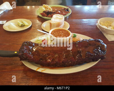 Platte von Baby Back Ribs Bar-b-que auf einer Platte - eine berühmte Texas Tradition Stockfoto
