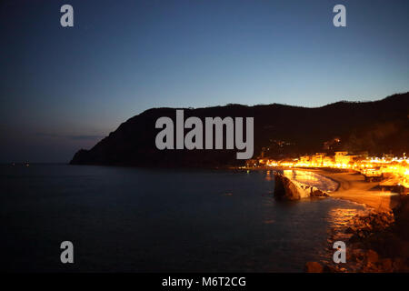 Italien, Monterosso Ufer bei Nacht Stockfoto