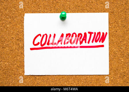 Zusammenarbeit von Hand geschrieben, von Hand schreiben auf Pinnwand, Foto Stockfoto