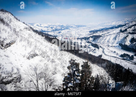 Ansicht um im Gala Yuzawa, Skyline, Japan. Stockfoto