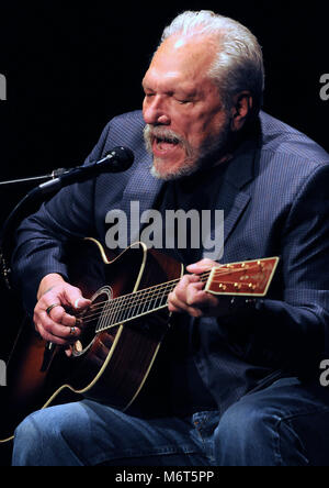 Februar 28, 2018 - Melbourne, Florida, United States - Jorma Kaukonen, einer amerikanischen Blues, Folk und Rock Gitarrist, führt am 28. Februar 2018 in Stockfoto