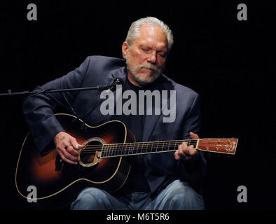 Februar 28, 2018 - Melbourne, Florida, United States - Jorma Kaukonen, einer amerikanischen Blues, Folk und Rock Gitarrist, führt am 28. Februar 2018 in Stockfoto