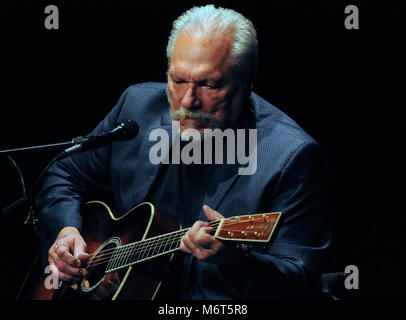 Februar 28, 2018 - Melbourne, Florida, United States - Jorma Kaukonen, einer amerikanischen Blues, Folk und Rock Gitarrist, führt am 28. Februar 2018 in Stockfoto