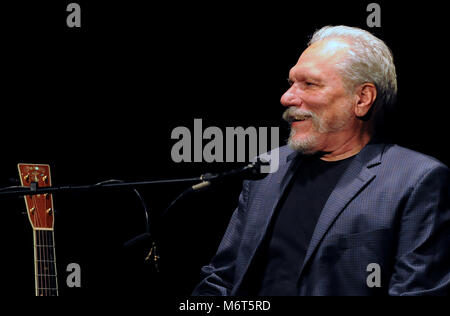 Februar 28, 2018 - Melbourne, Florida, United States - Jorma Kaukonen, einer amerikanischen Blues, Folk und Rock Gitarrist, führt am 28. Februar 2018 in Stockfoto