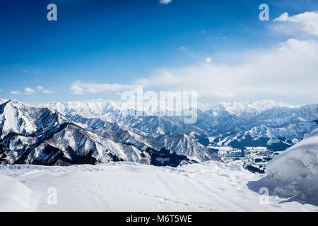 Ansicht um im Gala Yuzawa, Skyline, Japan. Stockfoto