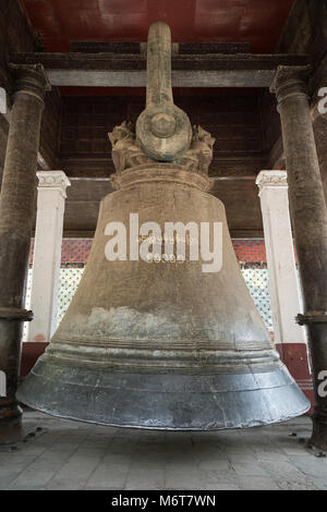 Mingun Glocke in der Nähe von Mandalay, Myanmar (Birma). Es ist die zweite größte läutenden Glocke der Welt mit einem Gewicht von 90 Tonnen. Stockfoto