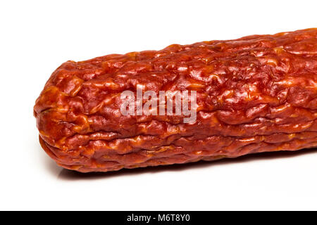 Salami, geräucherte Wurst auf weißem Hintergrund. Stockfoto