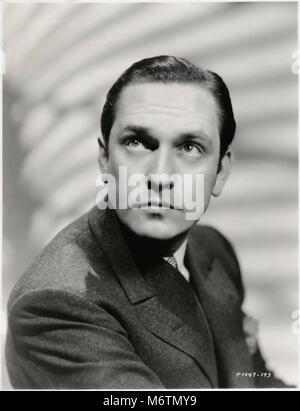 Fredric März, Kopf und Schultern Werbung Portrait für den Film, "All Of Me", Paramount Pictures, 1934 Stockfoto